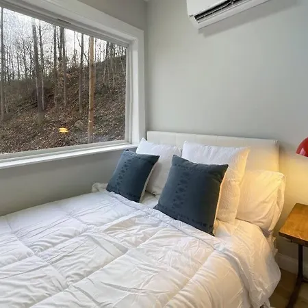 The Hideaway On Tacketts - Shipping Container Villa Hurricane Exterior photo