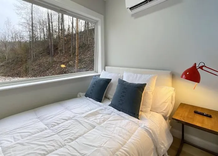 The Hideaway On Tacketts - Shipping Container