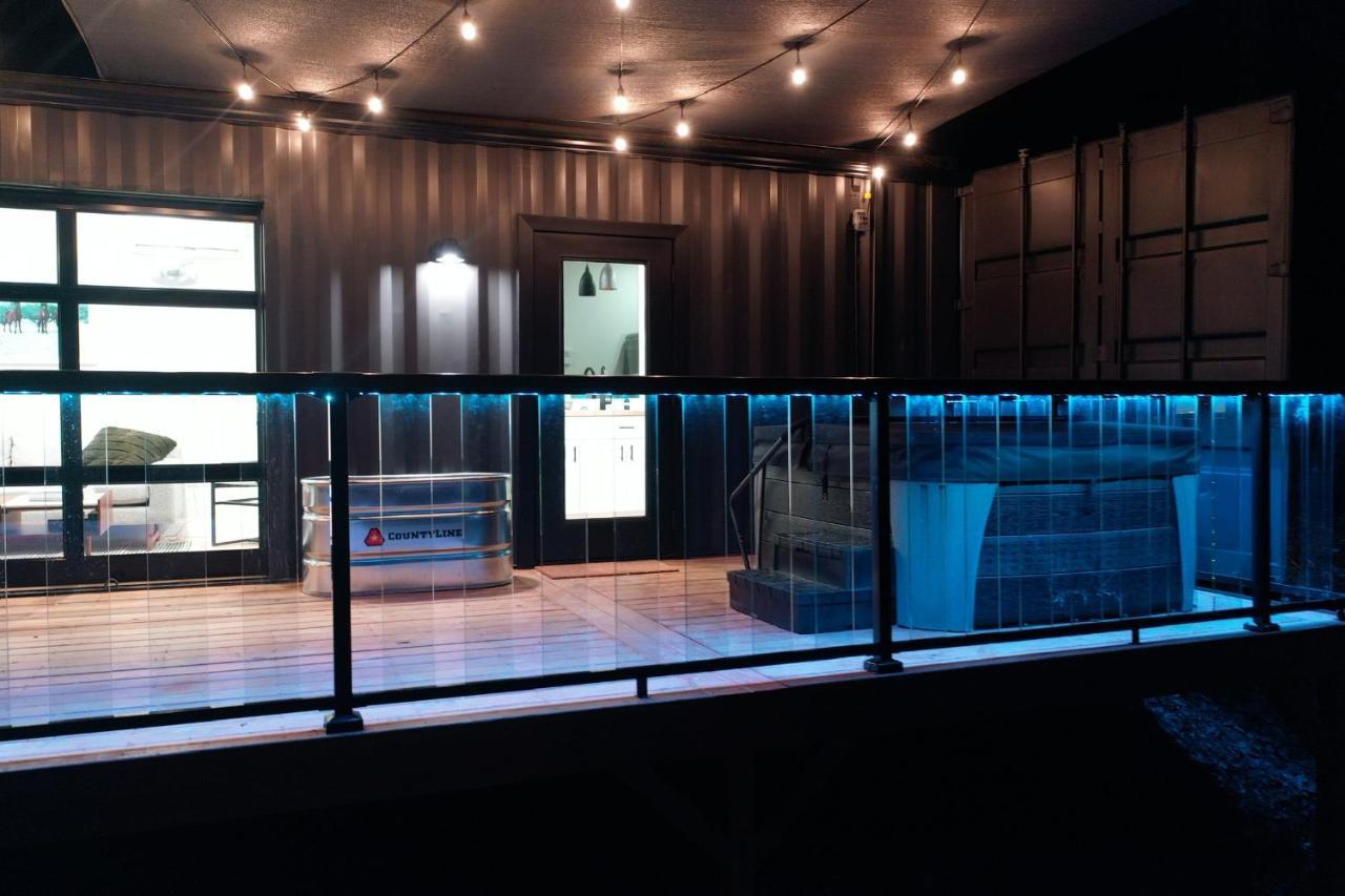 The Hideaway On Tacketts - Shipping Container *